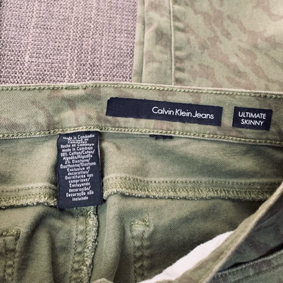 Calvin Klein Ultimate Skinny Winterberry Camo & Green Camo Jeans - Set of 2 - Picture 15 of 16